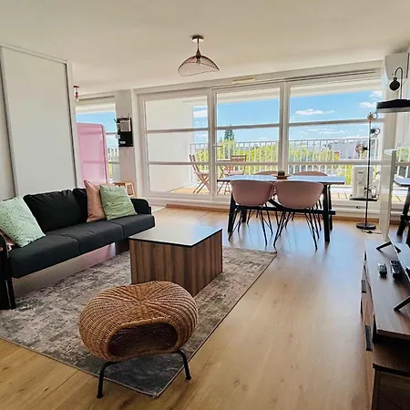 דירה Air-conditioned - 3 Bedrooms *